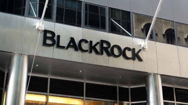 BlackRockun Potansiyel Ethereum ETF Basvurusunun Sinyalini Vermesiyle ETH 2 Bin.jpg